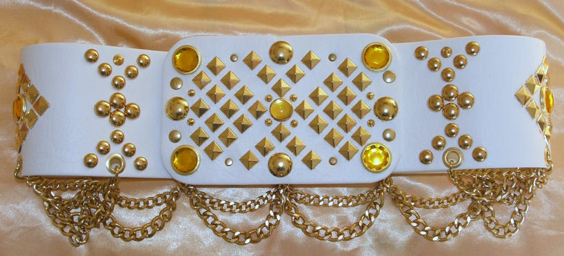 ELVIS PYRAMID BELT