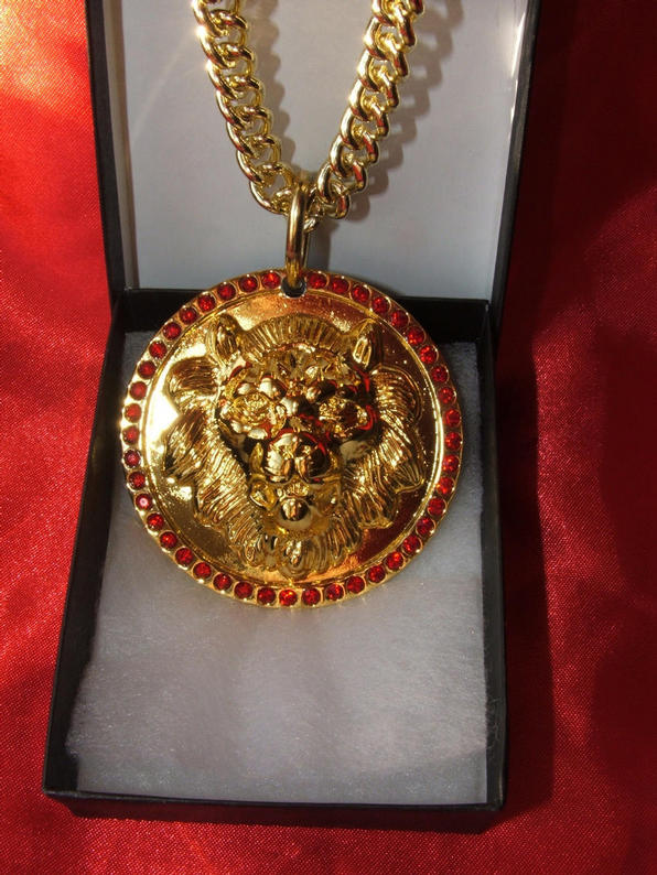elvis style crystal pendant