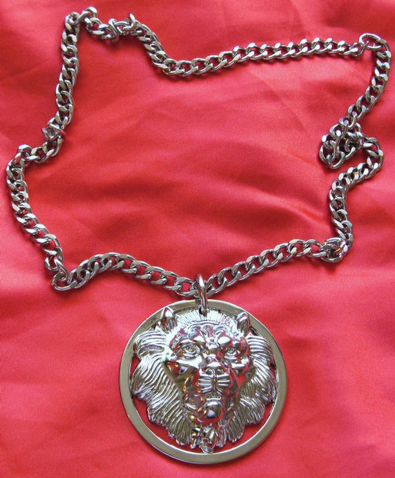 elvis pendant