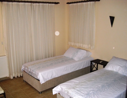 Twin bedroom
