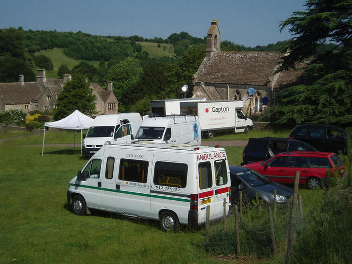 Mobile treatment unit on location
