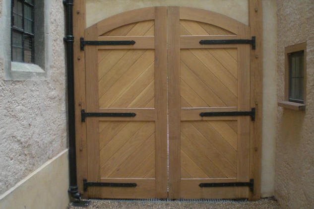 Oak Gates