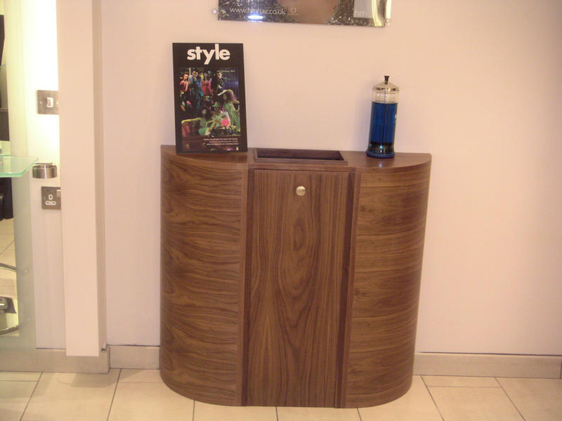 Unit for hairdressers