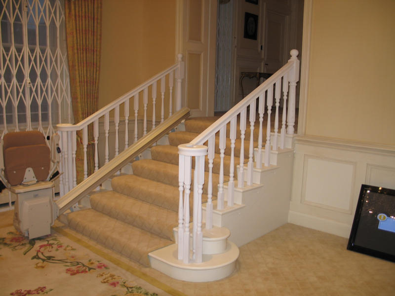 Staircase with Quadruple Curtail Treads
