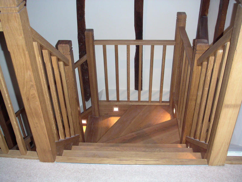 Oak staircase with traditional treads and risers