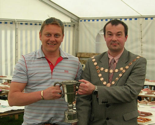 Scott Barlow, Barlows Butchers, Kirkby in Ashfield, Notts receiving the RAPS Trophy