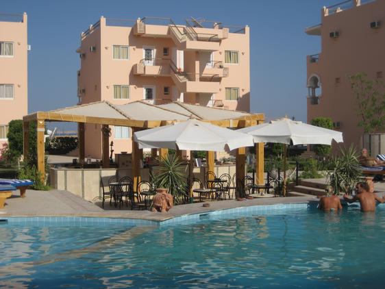 Pool bar