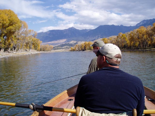 FLYFISHING MISSOURI RIVER TROUT