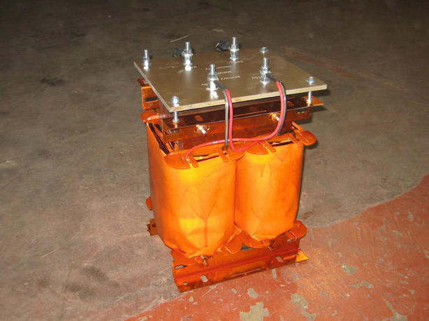 2 Pole Transformer.