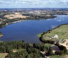 A beautiful lake called Lac Au Duc is a real favourite for people and is close by to the Brittany property