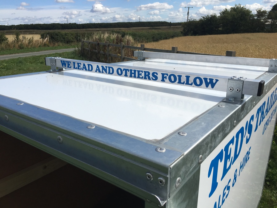 TICKNERS TRAILERS CP533 WITH ROOF BARS