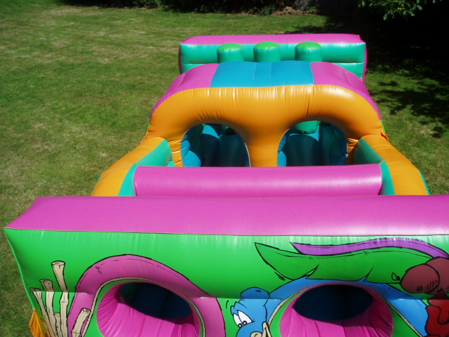 INFLATABLE OBSTACLE COURSE
