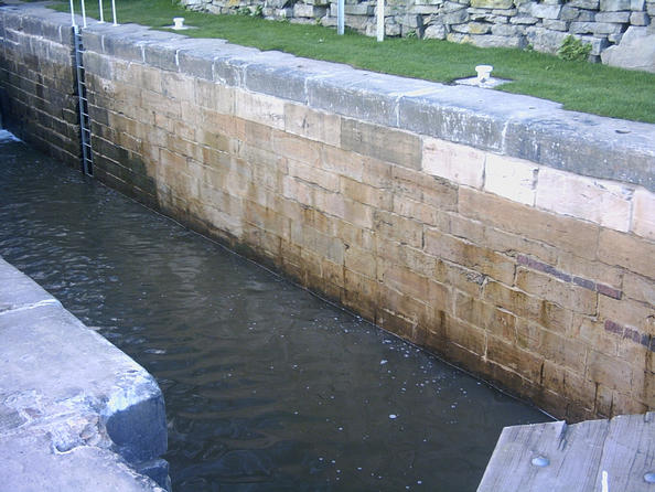 The lock in use.NO FISHING