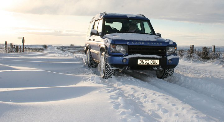 Land Rover Discovery II - Nidderdale Nov 2010 on the main road over Hayshaw moor, Nr Pateley Bridge