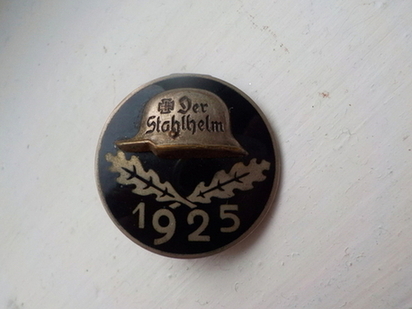 Stalhelm members badge