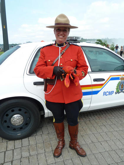 Meeting one of the famous Mounties at Niagara