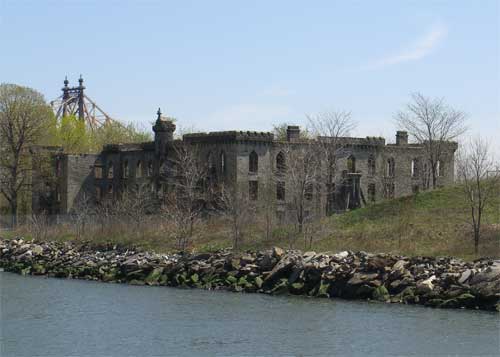 Roosevelt Island, NYC. Photo © Jeremy Cousins 2007