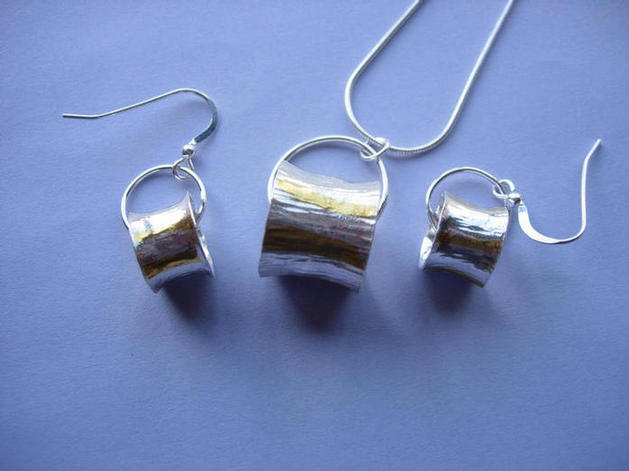 Rouleau pendant and earrings with 24 carat Keum Boo.