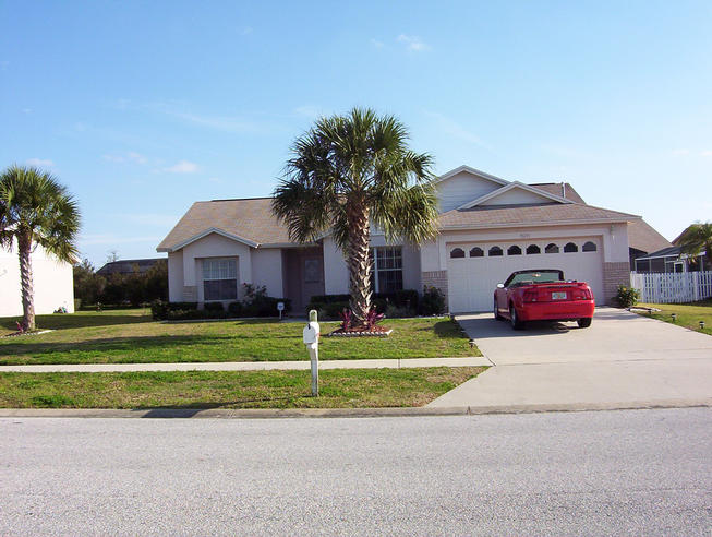 FRONT OF PRIVATE HOME