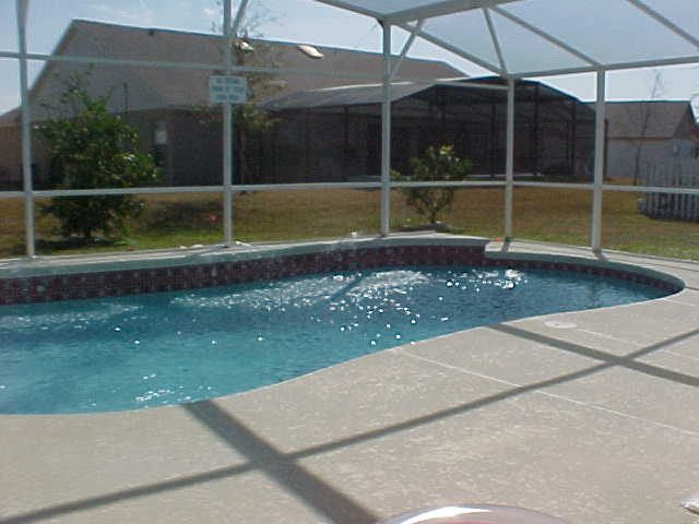 POOL  (DEPTH:  3FT. TO 6FT.)