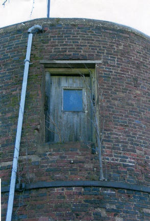 Showing poor state of door