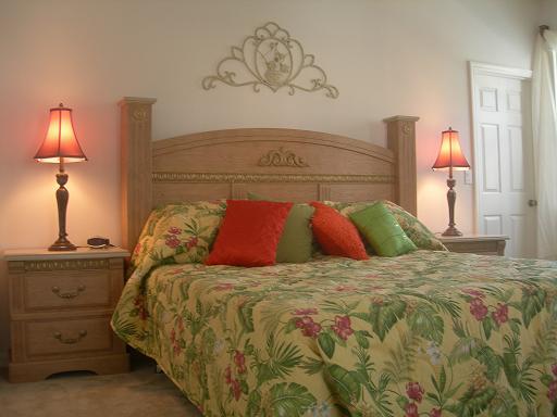 MASTER AMERICAN KING SIZE BED! JUST THE THING