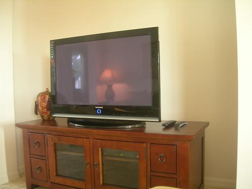 42"INCH PLASMA OVER 250 CNANNELS