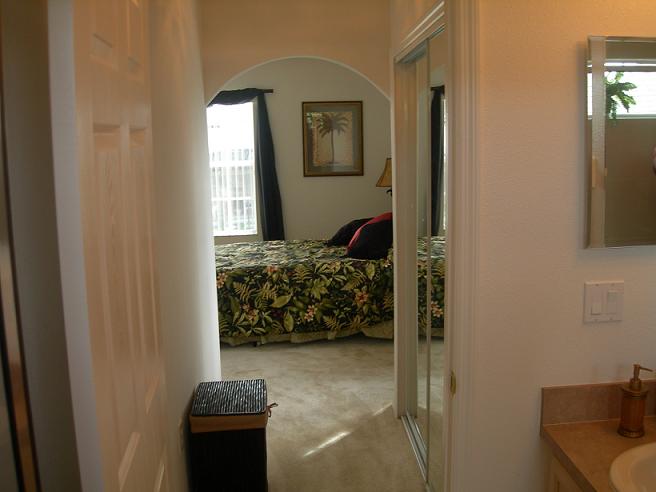 QUEEN BED! THIS ROOM SEEMS TO BE EVERYONES CHOICE
