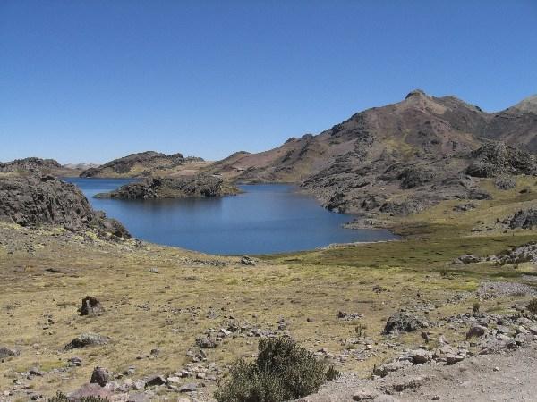 Road climbing up to pass, just before Huancavelica