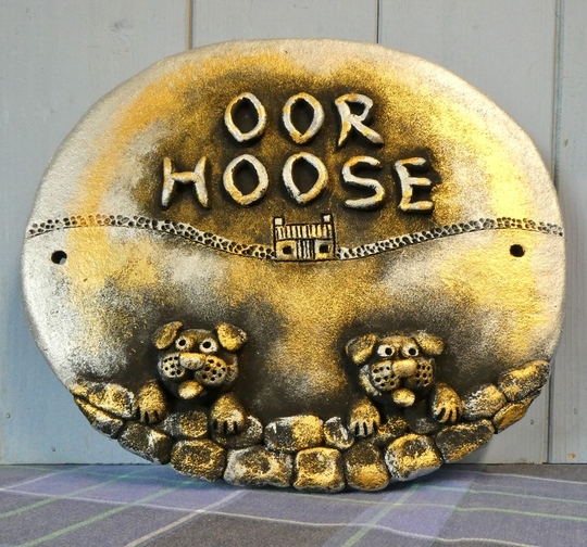 0or Hoose mutts in silver and gold