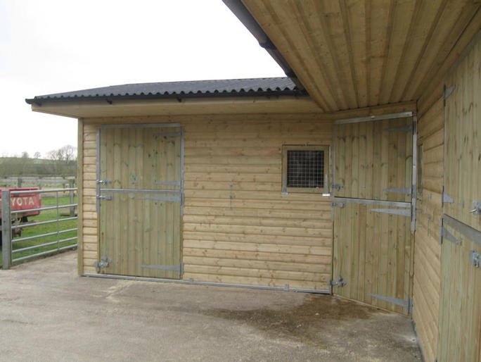 Stable block including 15x15 corner stable