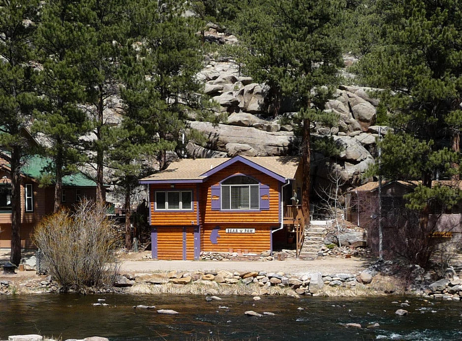 Bear Paw Cabin on the River