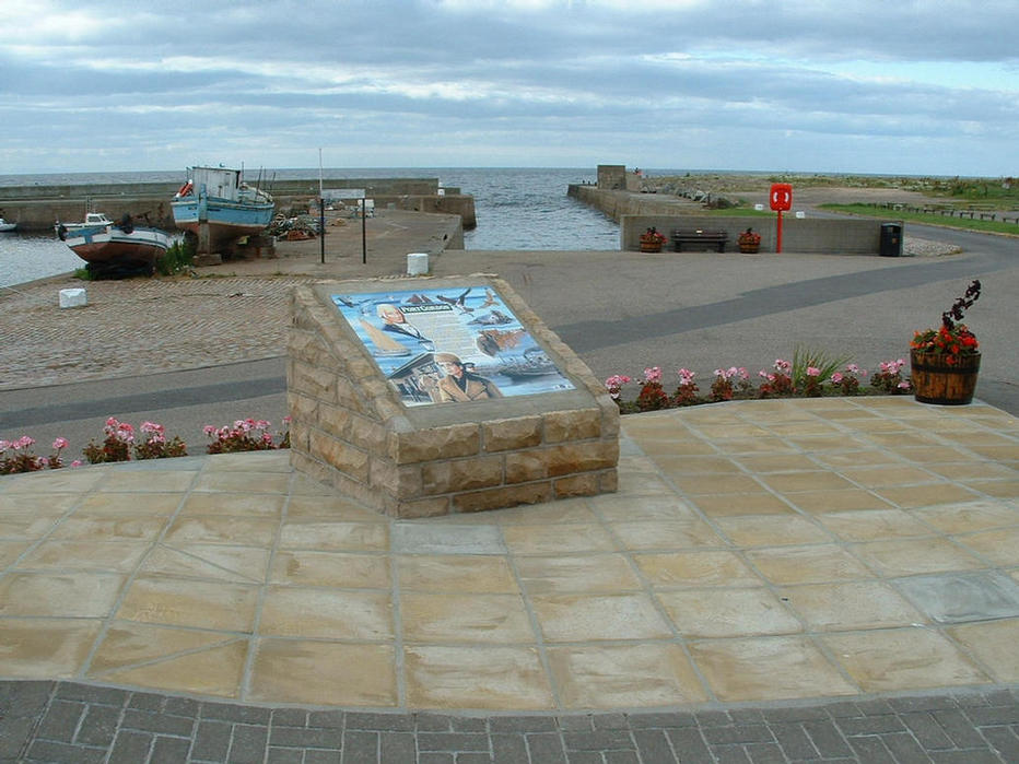 Scroll down to see the words written on the plaque