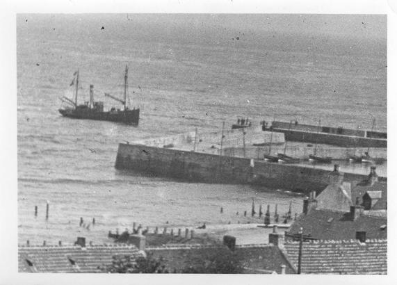 A Steam Drifter entering Portgordon Harbour