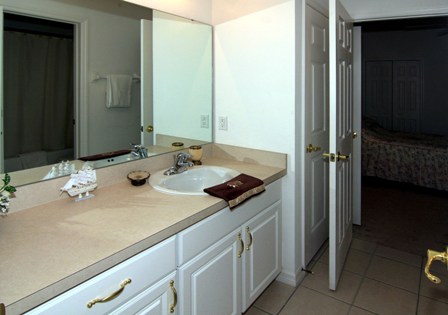 Bathroom 3 shared en-suite for Bedrooms 3 and 4