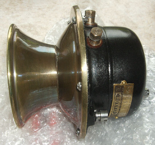 old fashioned car horn