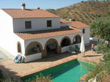 Main view of the house and pool