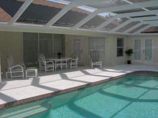 pool &lanai