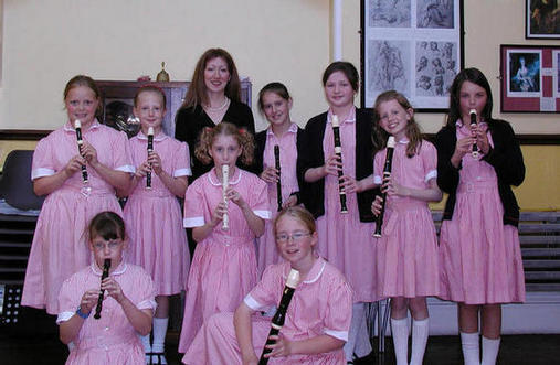 Fairholme recorder consort & Mrs Hennie!(June 2005)