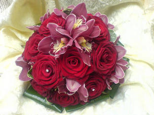 compact style posy