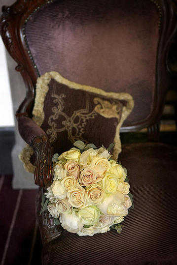 Compact rose bouquet
